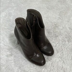 😊 Lucca Lane Genuine Leather Heeled Ankle Boot